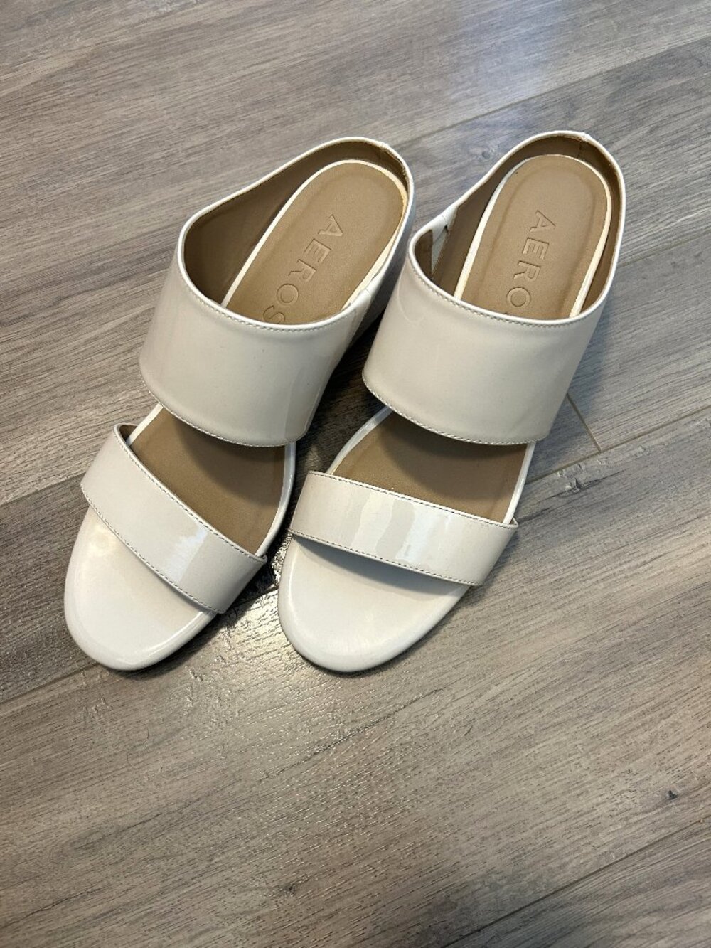 NWOT Aerosoles Wheeler Wedge sandal, cream colored, size 9